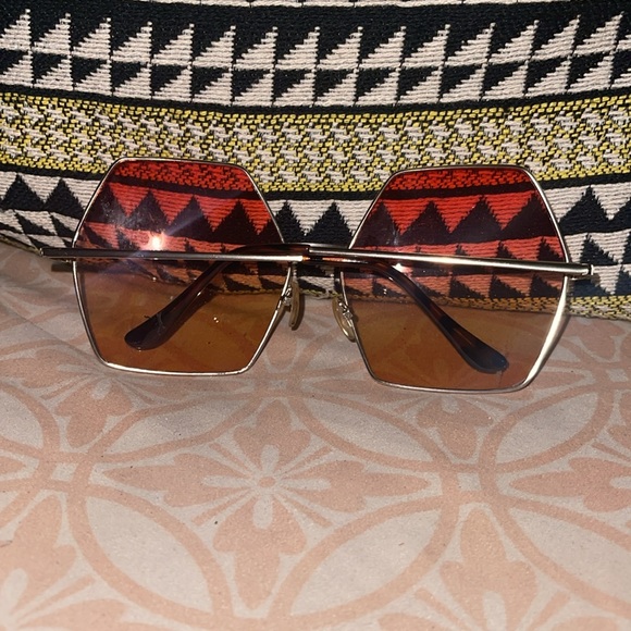 Sunglasses - Picture 4 of 4